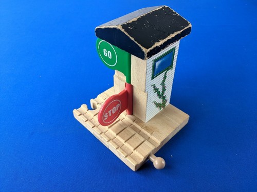 Stop station - e, go